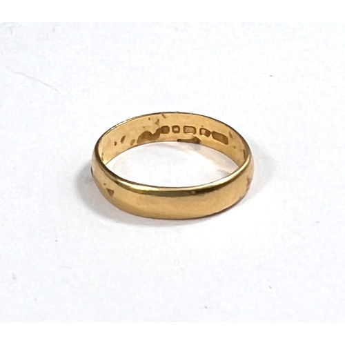 707 - A 22 carat hallmarked gold wedding band, 3 gm