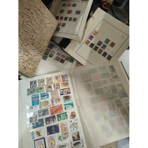 295 - A collection of mainly Commonwealth stamps in 4 albums/stockbook