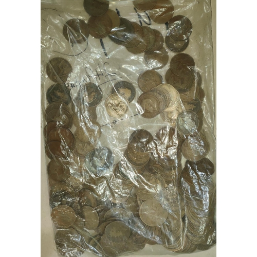 188 - A quantity of GV pennies, 1918-21, 1100 coins approx (11.1kg)