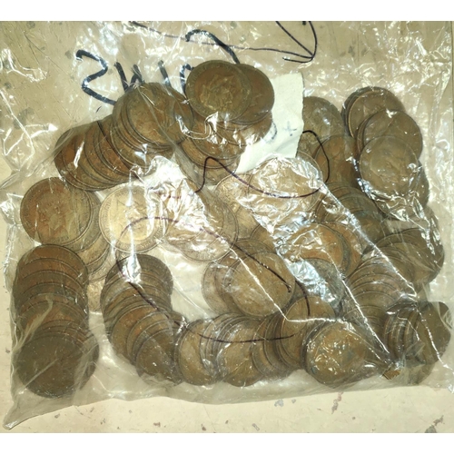 193 - A large quantity of GV & GVI pennies, 2000 coins approx (21.0kg)