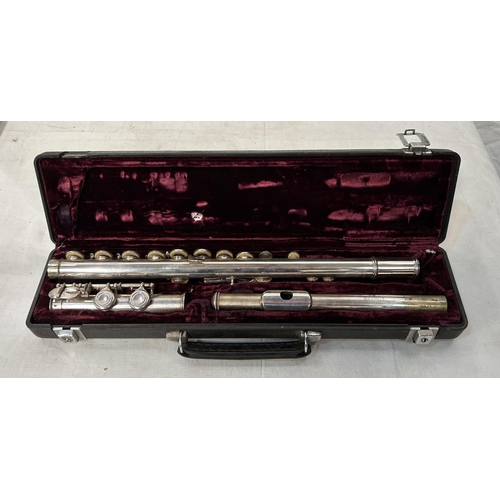 59 - A cased French silver plated flute by Buffet Crampon Paris, Cooper scale E