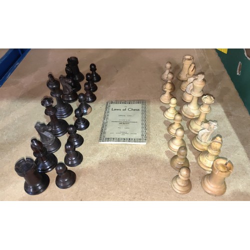 77 - A Staunton style carved wooden chess set with weighted bases, king height 9.5cm