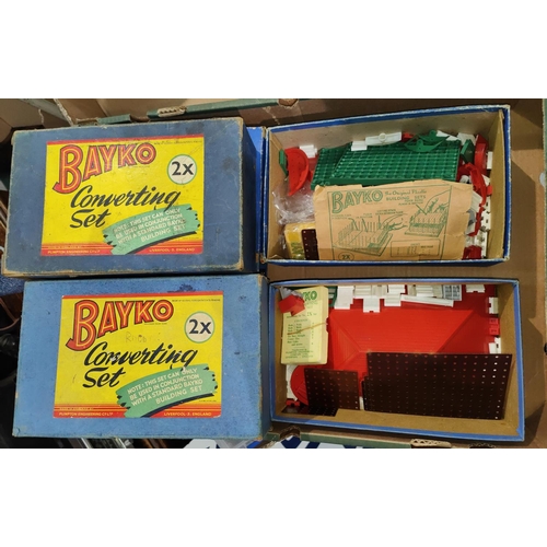 211 - A selection of vintage boxed Bayko and accessories, including a set of No. 4, two sets of No. 2, a s... 