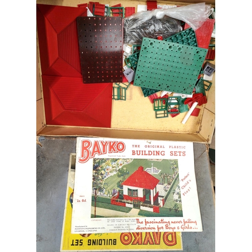 213 - A selection of vintage Bayko some originally boxed; three sets of No. 2, a set of No. 1x a set of No... 