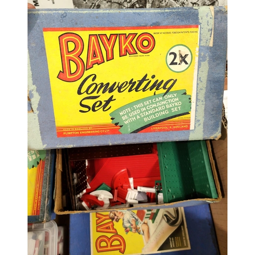 214 - A selection of vintage Bayko mainly in original boxes; a set of No. 0, a set of No. 1, four sets of ... 