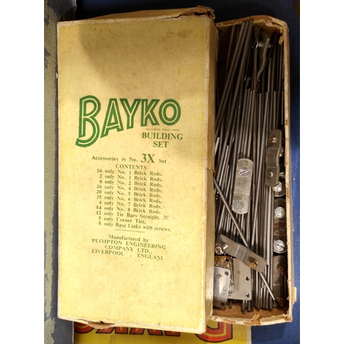 214 - A selection of vintage Bayko mainly in original boxes; a set of No. 0, a set of No. 1, four sets of ... 