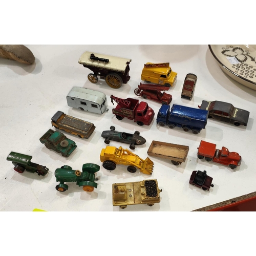 229 - A selection of vintage Lesney diecast vehicles including No. 13 Wreck Truck, No 9. Fire Engine etc