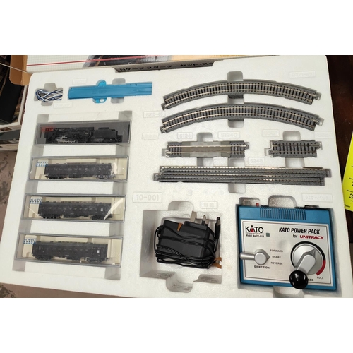 294 - A Japanese Kato N-gauge train set originally boxed Unitrack No. 10-005  D51 SL with train, carr... 