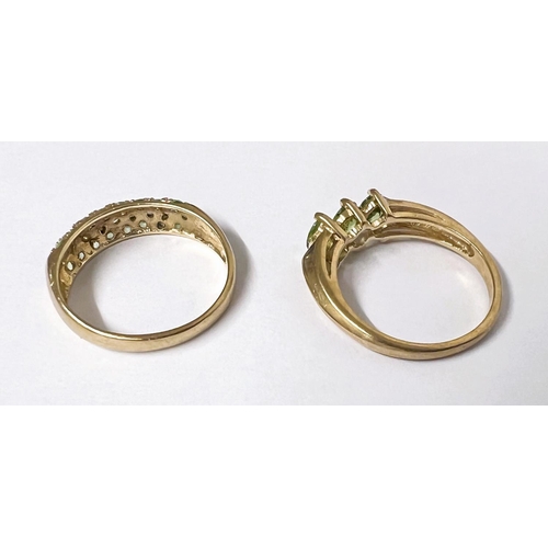 776 - A 9ct hallmarked gold ring set 3 oval peridots size N; a 9ct hallmarked ring set with 3 bands of per... 