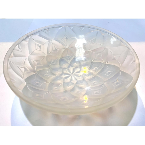 540 - A 1930's opalescent glass circular bowl decorated with palm leaves, diameter 24cm