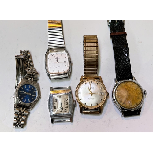 624 - Six gent's mid 20th century vintage watches, one a boxed Lorus