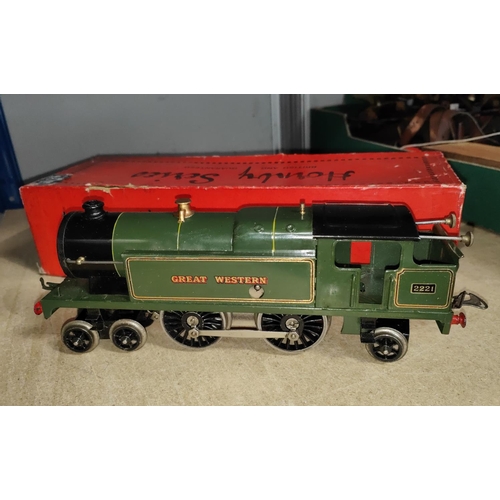 251 - A selection of '0' gauge railway:  4-4-2 Great Western loco 2221; rolling stock; track and acce... 