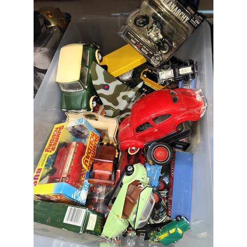 322 - A selection of other diecast vehicles and other toy vehicles