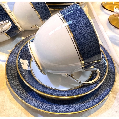 485 - A seven piece part fish service; a Grosvenor china part blue and white tea service