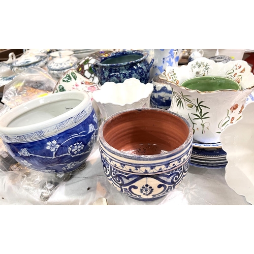 562 - A selection of blue & white pottery; etc.