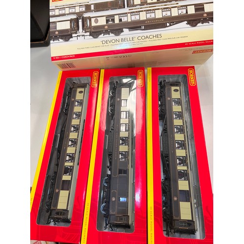 279 - A boxed set of Hornby 00 gauge 'Devon Belle' Coaches 'Car 65', Kitchen car 'Fingall' and Minerva R42... 