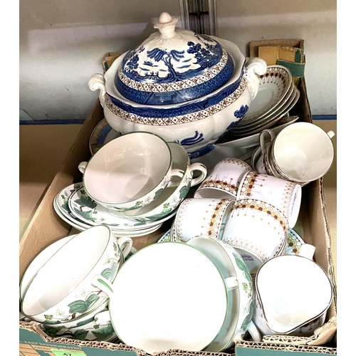 47 - A Real Old Willow soup tureen; Wedgwood green ivy soup cups and saucers; a selection of 'hunting sce... 