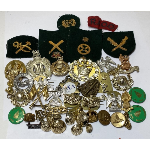 65A - A selection of modern military cap and other badges