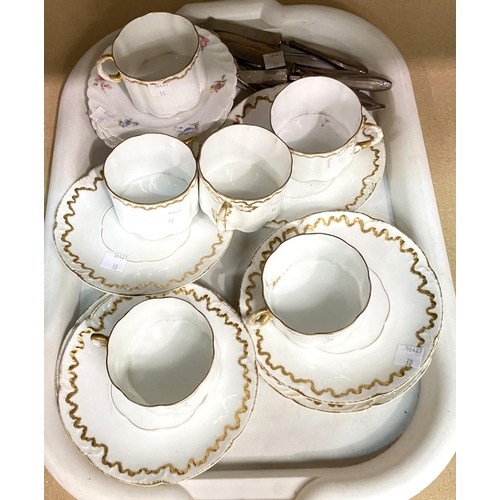 30 - A Continental set of 6 china cups and saucers with gilt decoration; 4 floral side plates; a small qu... 