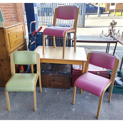 902 - A modern light wood kitchen table 105x75cm and 3 chairs