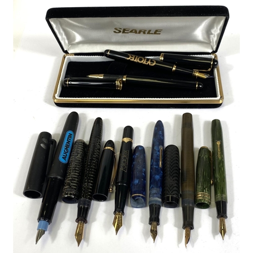 156 - A collection of vintage fountain pens:  Conway Stewart; etc.