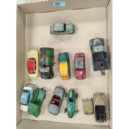 307 - A selection of vintage loose Dinky and other diecast vehicles