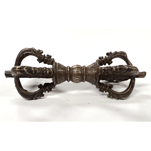 390B - A bronze Tibetan vajra length 11cm