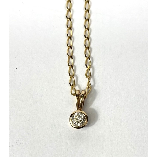 722 - A good sized and good clarity single diamond set pendant in 9ct gold setting with 9ct gold chain, di... 