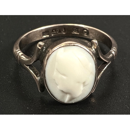 750 - A Victorian cameo set ring stamped 9ct, 3gm