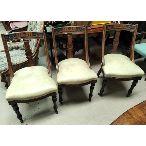 990 - A set of 8 late 19th century oak framed aesthetic movement scoop back dining chairs with carved rest... 