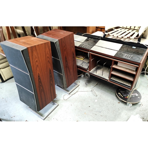 198 - A B&O Beochord 8000 stereo system with floor standing speakers in simulated rosewood effect fram... 