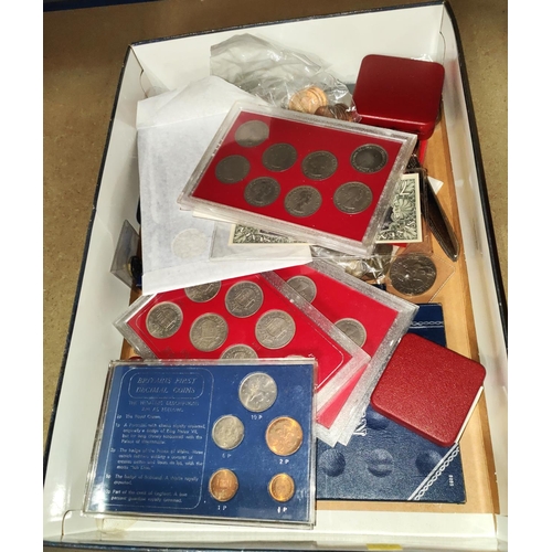 208 - GB pre-decimal coinage: 4 1960 crowns, sets of QEII half crowns, florins and shillings etc., a 2006 ... 