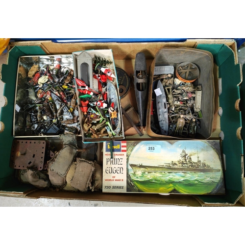 253 - A selection of lead and other soldiers & military toys.