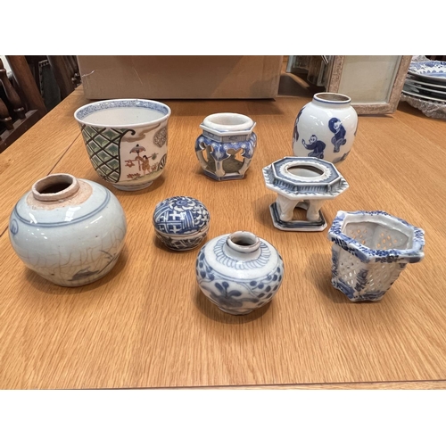 449 - A selection of Chinese blue and white items including vases, plates etc