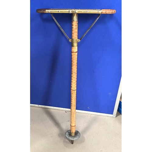 31 - An Edwardian bamboo and brass shooting stick