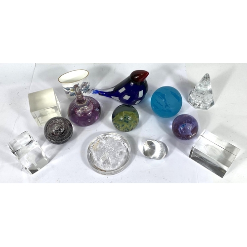 583A - A selection of paperweights.