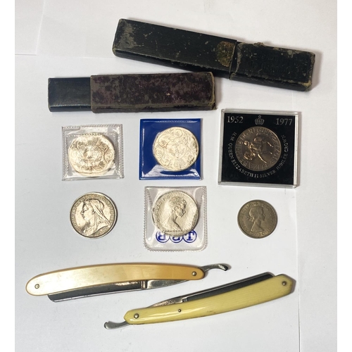 667 - A Victorian 1895 crown; 4 modern commemorative crowns; a compact; 2 cutthroat razors