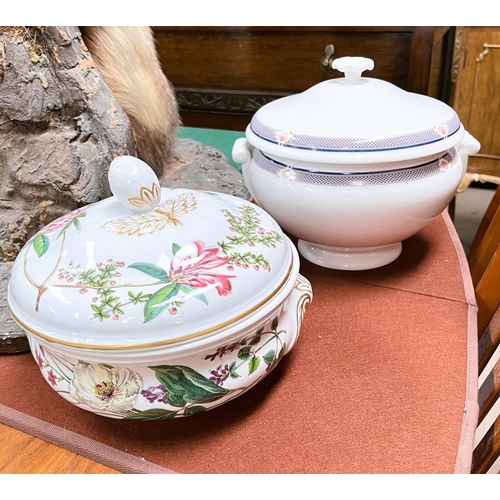 594 - A large Wedgwood Waverley soup tureen and a slightly smaller Spode soup tureen, Stafford Flowers