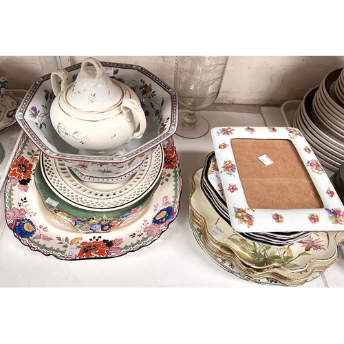 560 - A small Masons lidded tureen, a matching Masons meat platter and a  selection of 19th century a... 