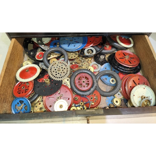 238 - A vintage Meccano Collectors Set of drawers with hinged storage and three drawers below containing M... 