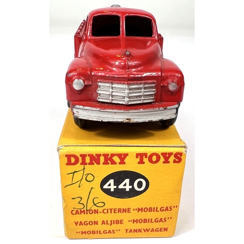 369 - DINKY TOYS: 440 Tanker 'Mobilgas' in red with red hubcaps in original box