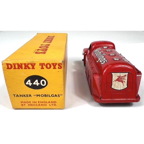 369 - DINKY TOYS: 440 Tanker 'Mobilgas' in red with red hubcaps in original box