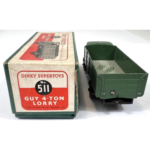 377 - DINKY SUPERTOYS: 511 Guy 4-Ton Lorry in green with original green box