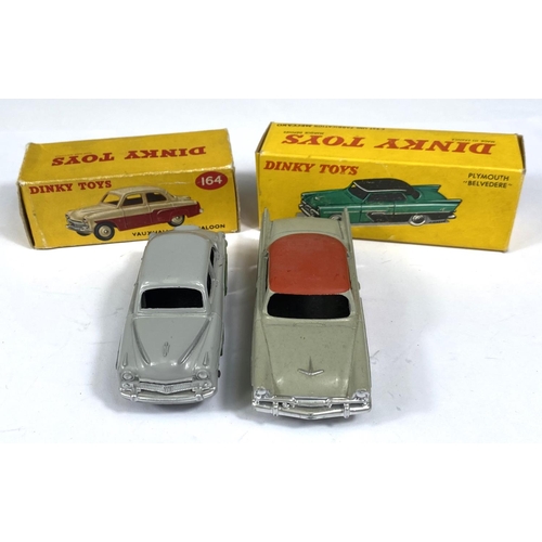 390 - DINKY TOYS: French 24D Plymouth 