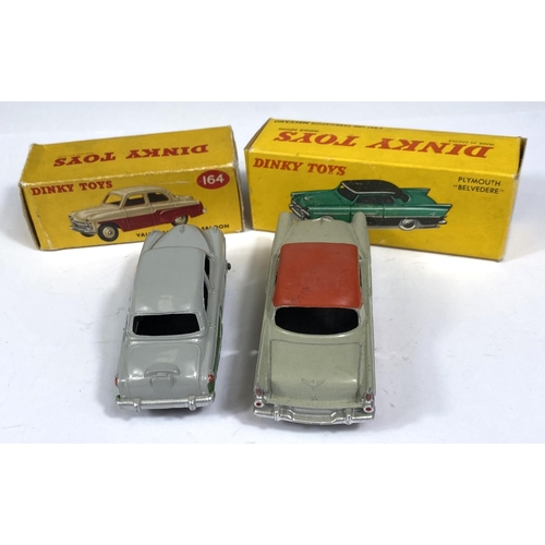 390 - DINKY TOYS: French 24D Plymouth 