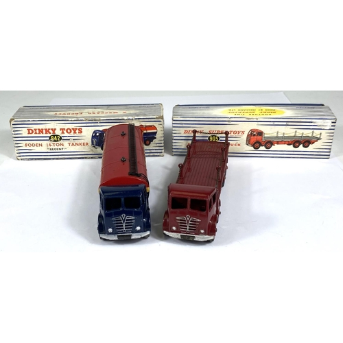 394 - DINKY TOYS: 905 Foden Flat Truck with chains in maroon colourway with box; 942 Foden 14-Ton Tanker 