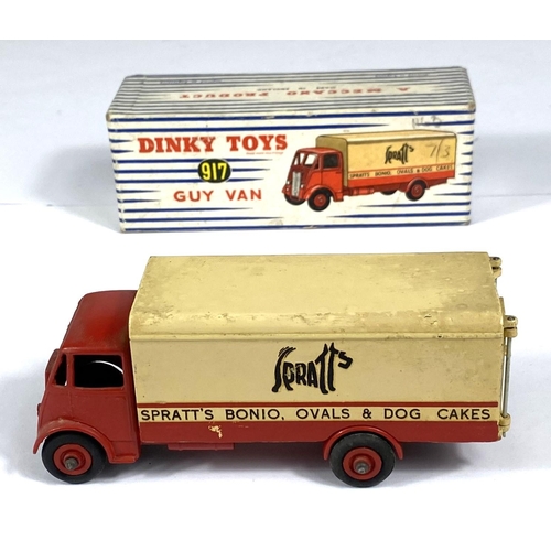 398 - DINKY TOYS: 917 Guy Van 