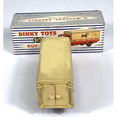 398 - DINKY TOYS: 917 Guy Van 