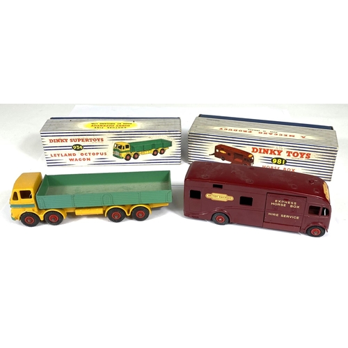 400 - DINKY SUPERTOYS: 934 Leyland Octopus Wagon two tone green and yellow with original box; 981 Horse Bo... 