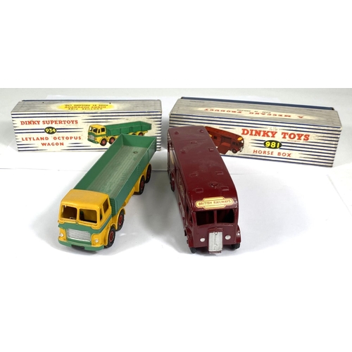 400 - DINKY SUPERTOYS: 934 Leyland Octopus Wagon two tone green and yellow with original box; 981 Horse Bo... 